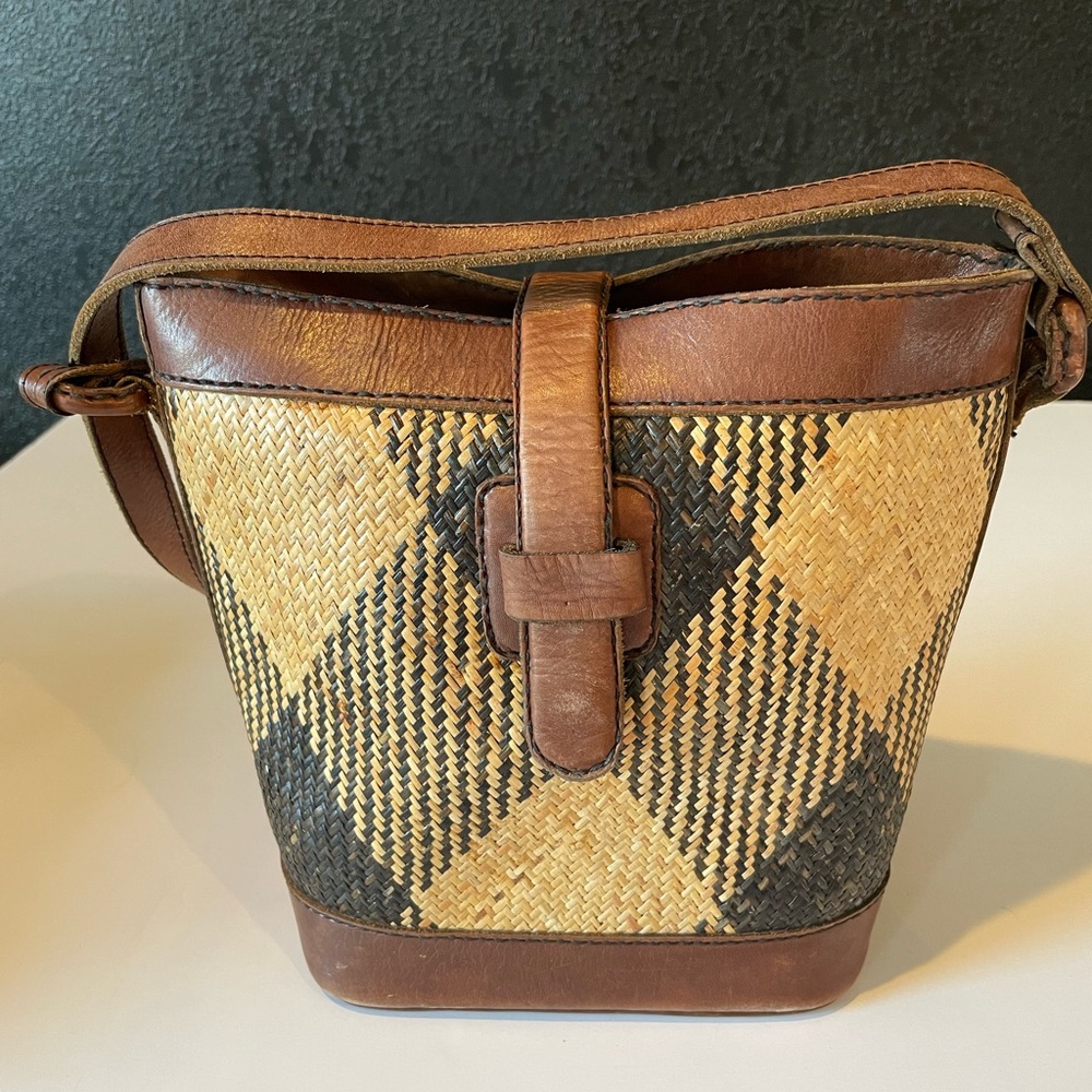 Indolink Brand Vintage Leather Woven Rattan Bucket style shoulder Bag